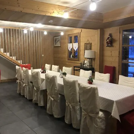 Chalet Avec Piscine Gde Capacite