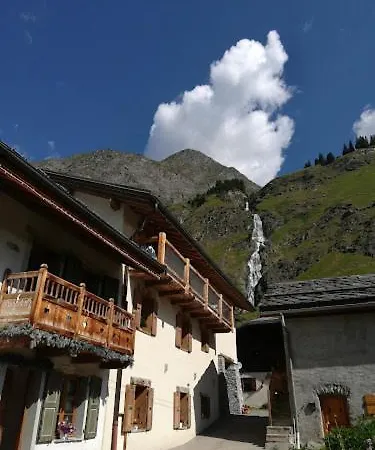 Chalet Avec Piscine Gde Capacite La Plagne